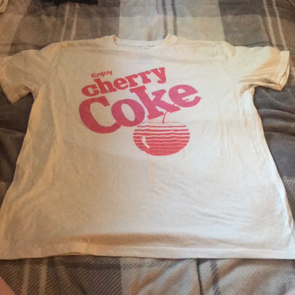 Cherry Coca-Cola t-shirt! Size:XL